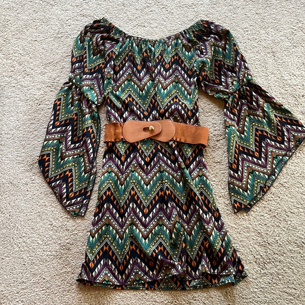 Geometric print dress with cute stretchy accent belt